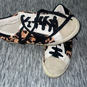 Leopard Print Low-Top Sneakers with Black Star